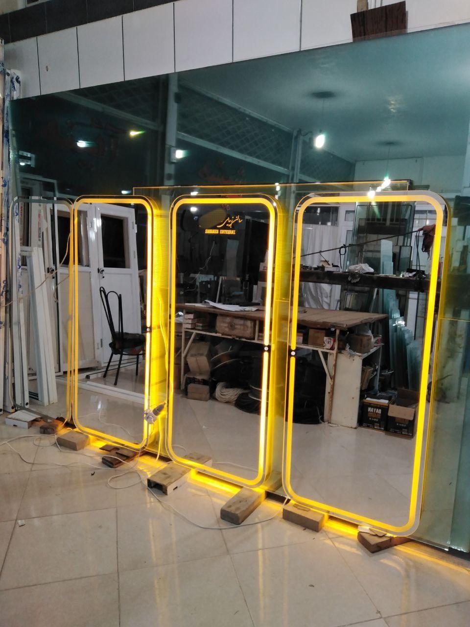 اینه های بک لایت ارایشگاه