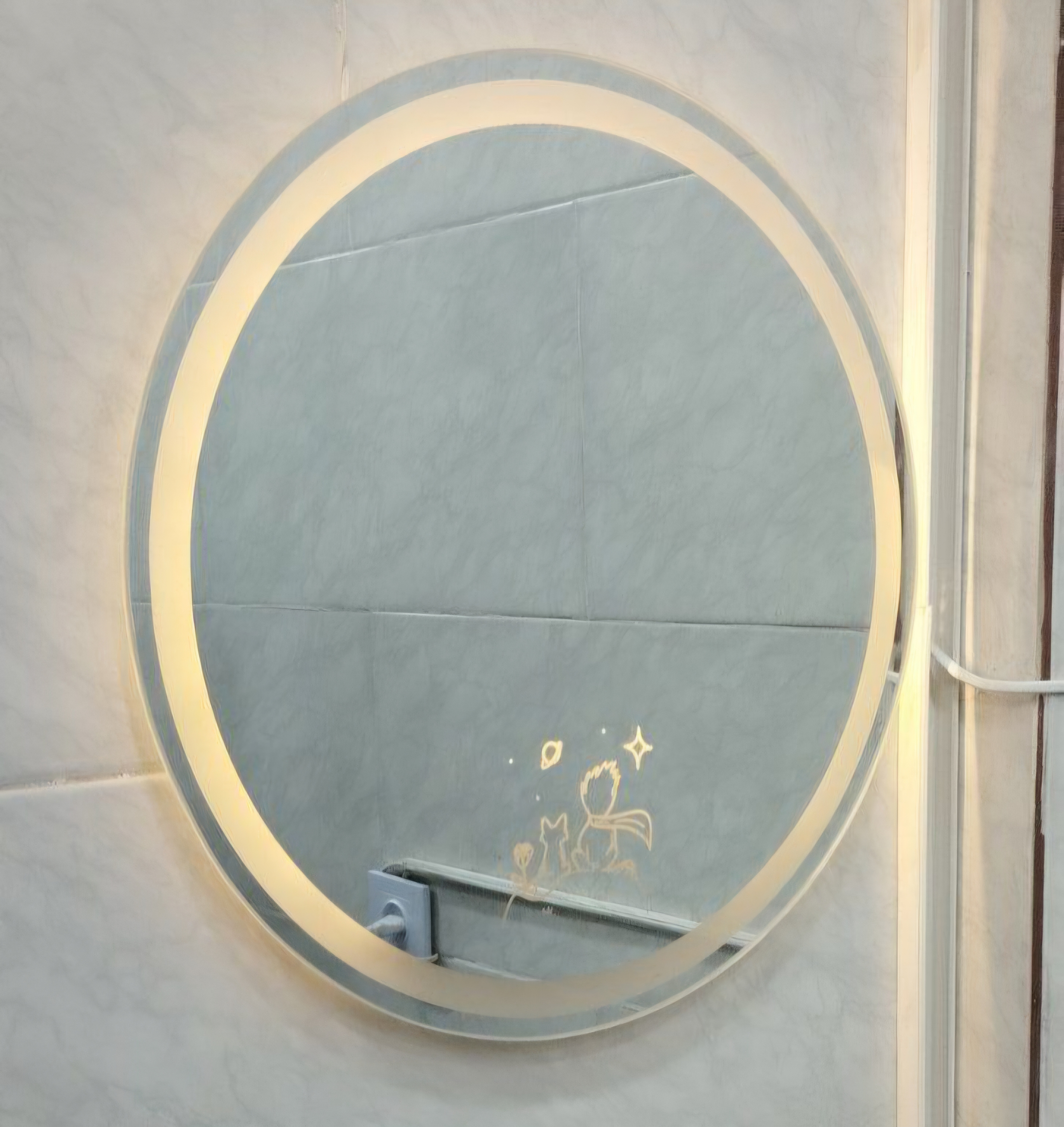 اینه بک لایت گرد