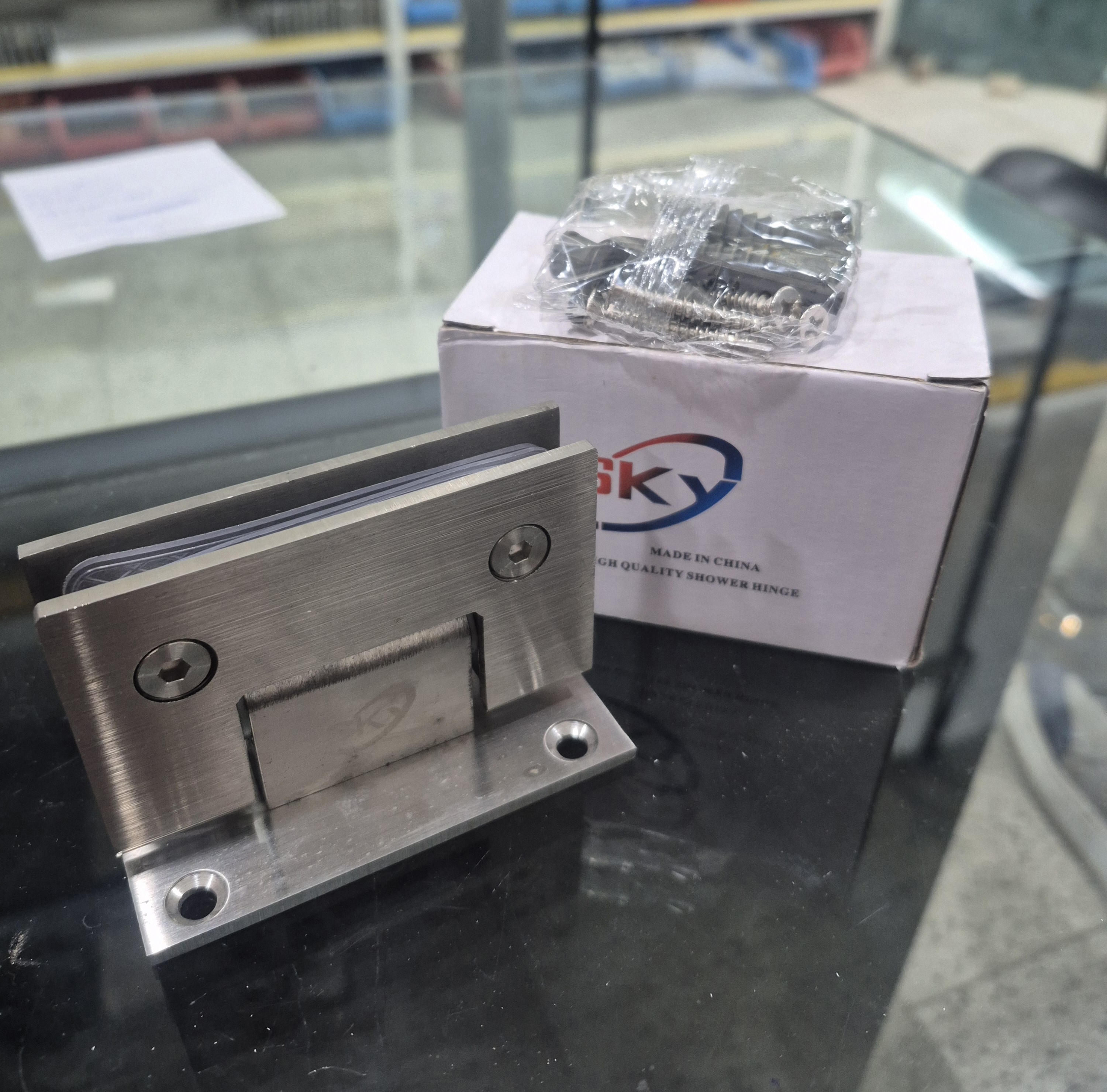 لولای شیشه به دیوار Sky