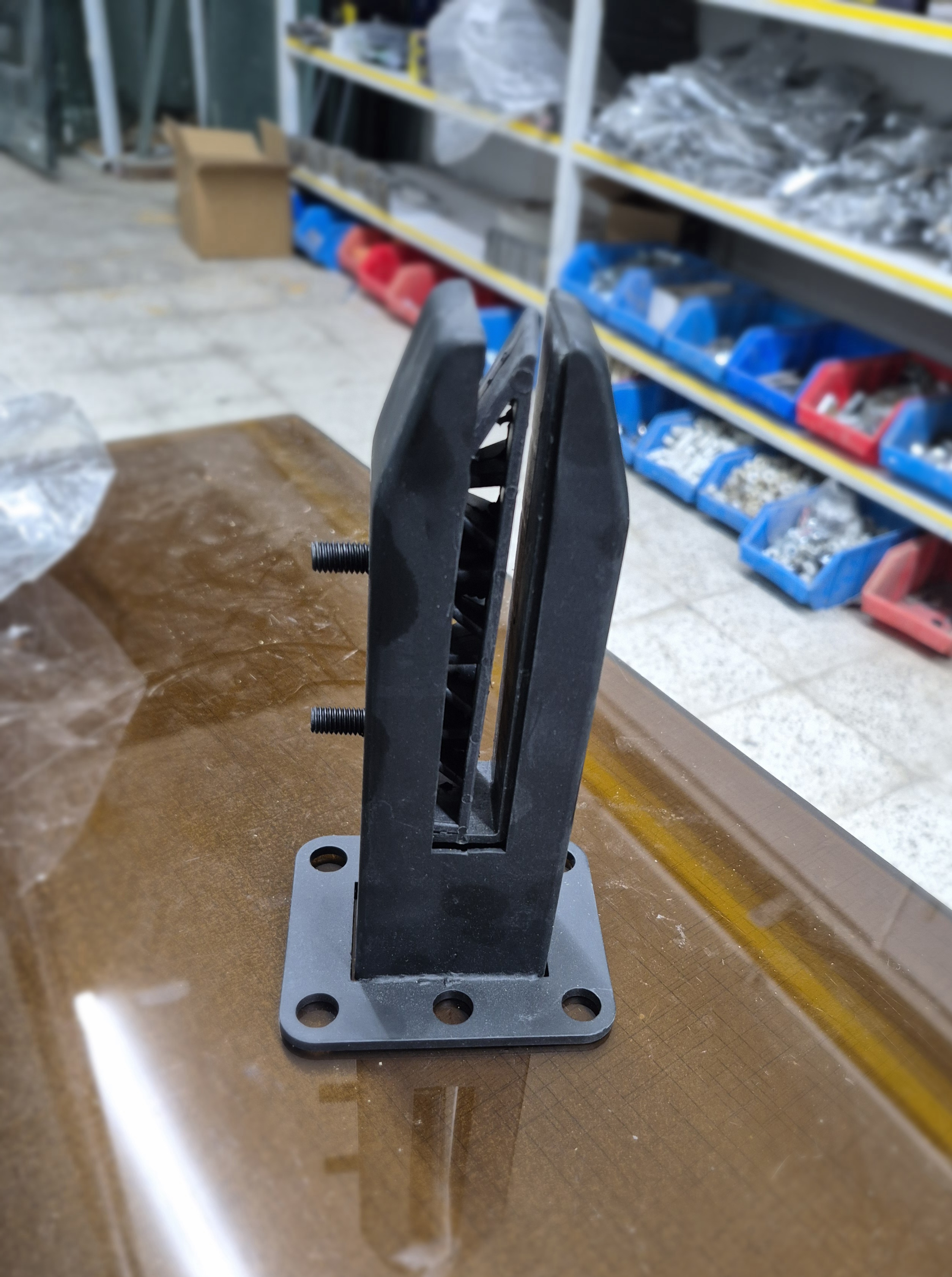 پایه اسپیکات شیشه لمینت