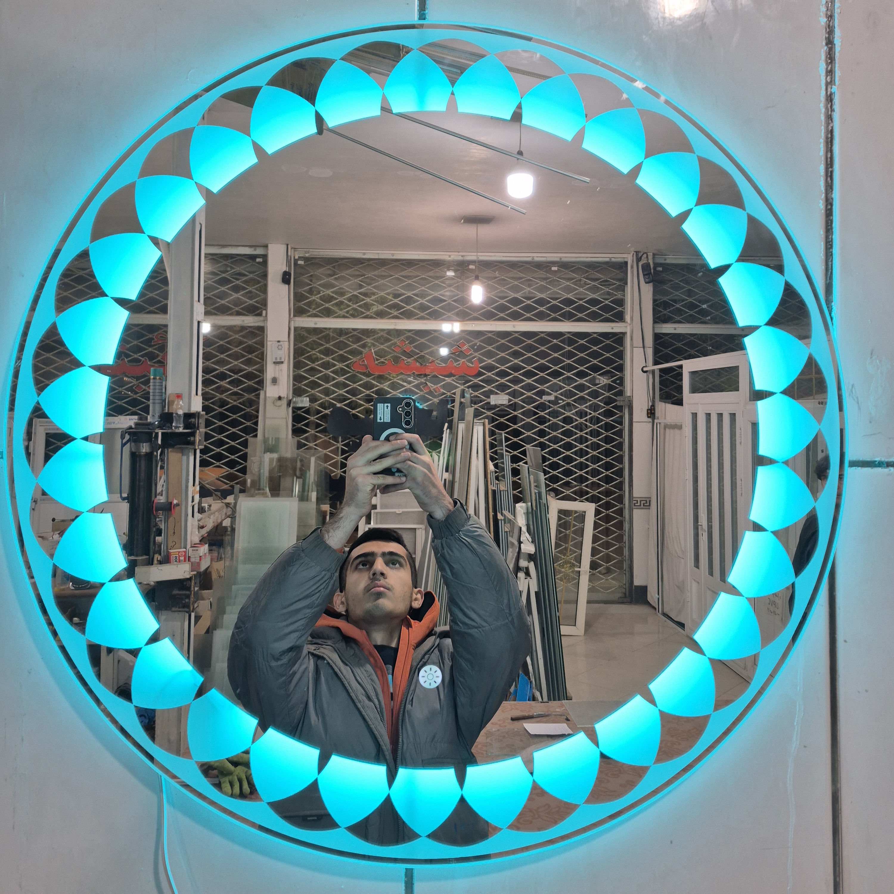 اینه بک لایت گرد طرح لیوان شراب