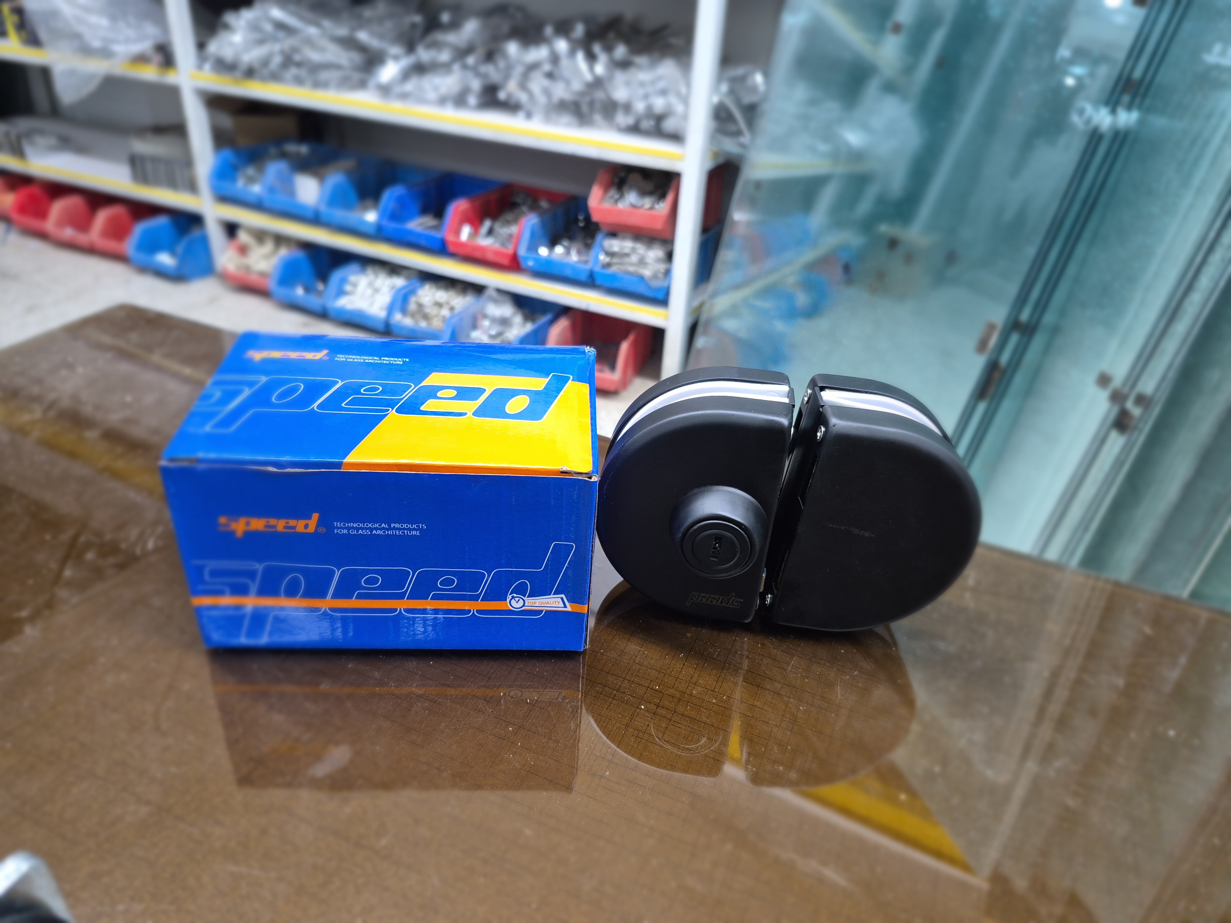 قفل کمری مشکی